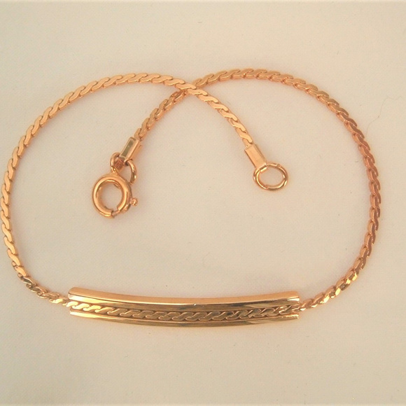 Avon Jewelry - Vintage "Soft Silhouette" Gold Tone Bracelet